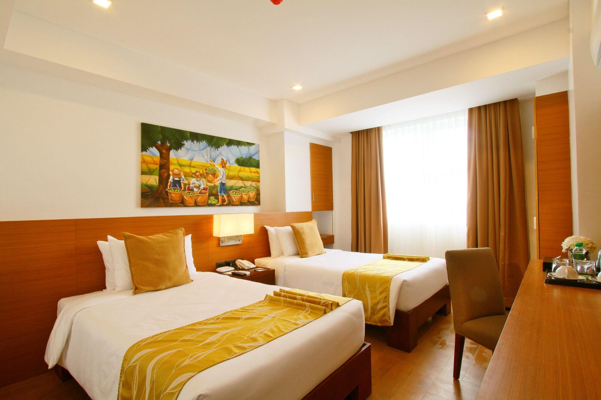 The Harvest Hotel Managed By Hii Cabanatuan City Exterior photo
