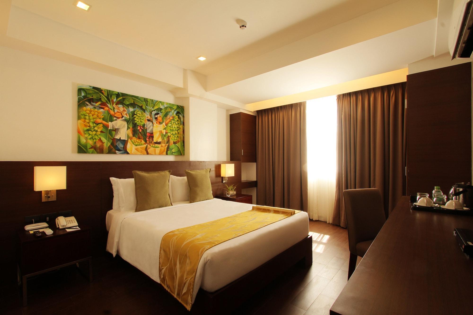 The Harvest Hotel Managed By Hii Cabanatuan City Exterior photo