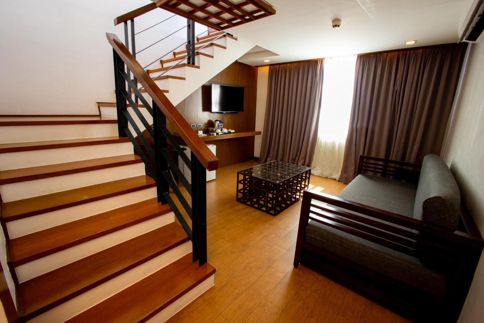 The Harvest Hotel Managed By Hii Cabanatuan City Exterior photo