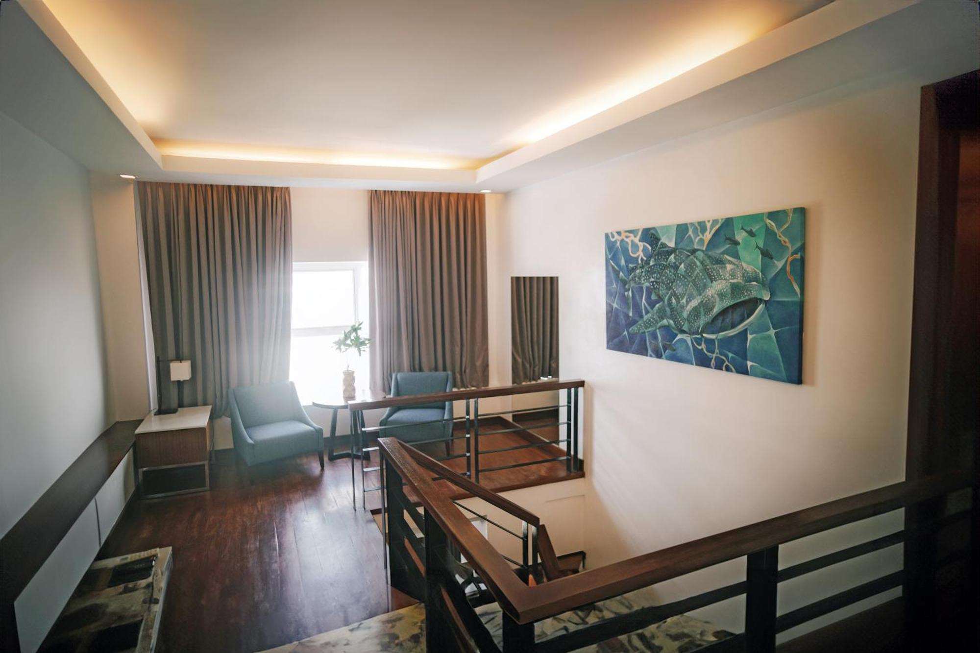 The Harvest Hotel Managed By Hii Cabanatuan City Exterior photo