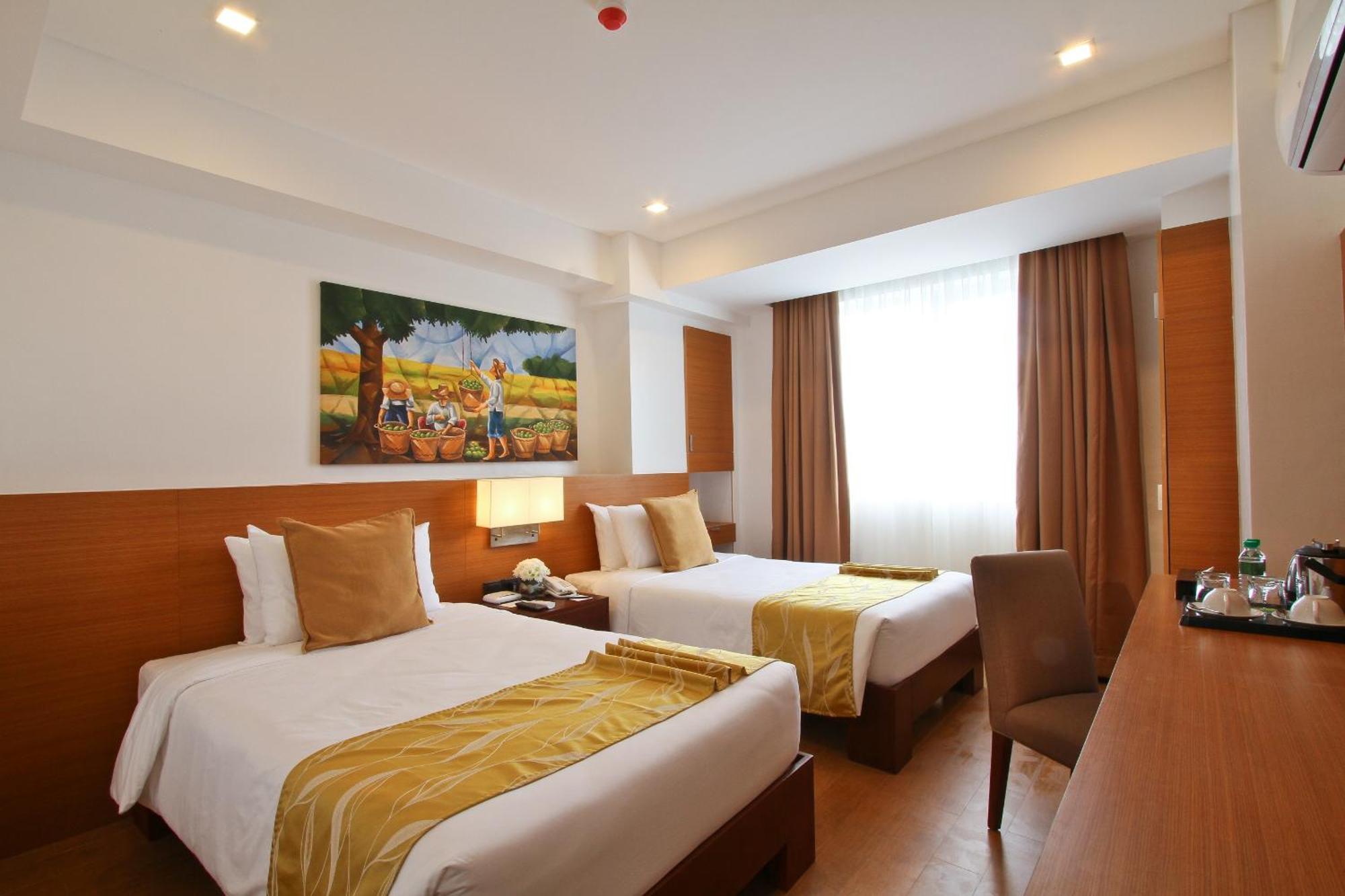 The Harvest Hotel Managed By Hii Cabanatuan City Exterior photo