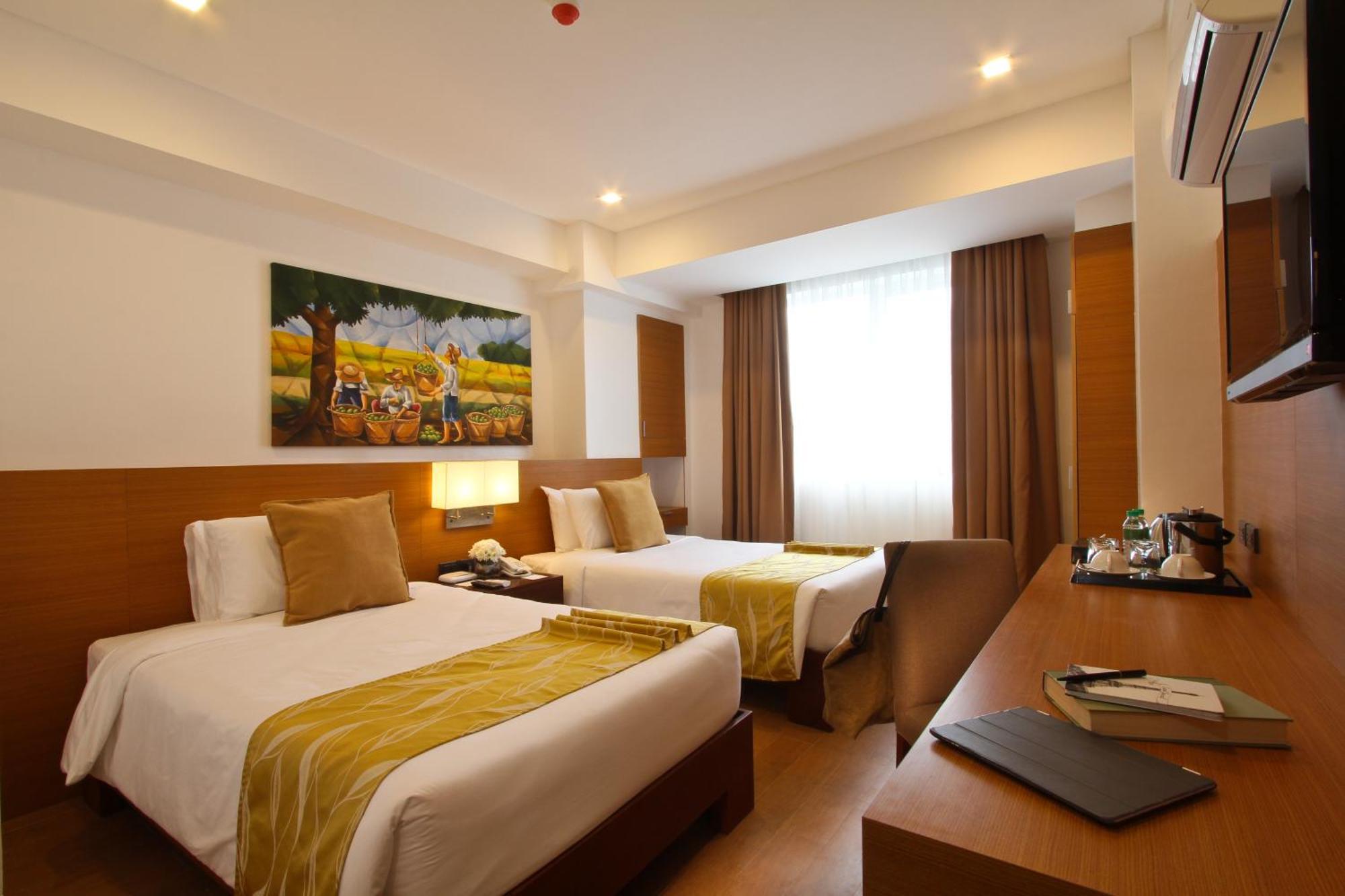 The Harvest Hotel Managed By Hii Cabanatuan City Exterior photo