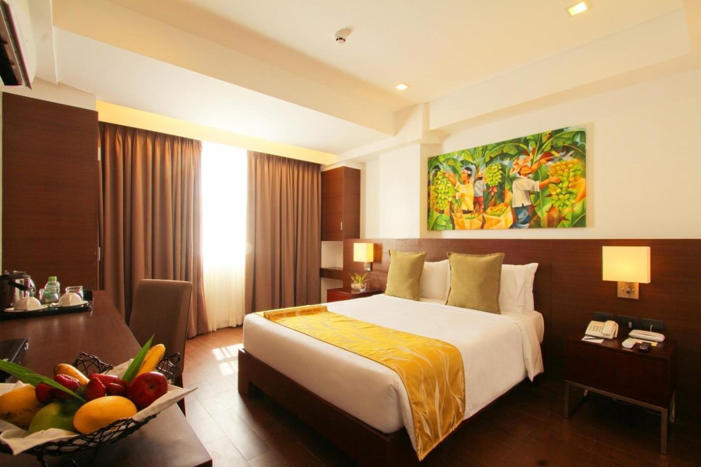 The Harvest Hotel Managed By Hii Cabanatuan City Exterior photo
