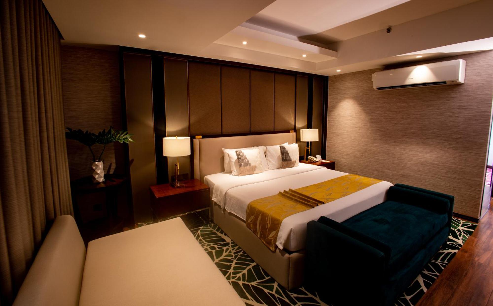 The Harvest Hotel Managed By Hii Cabanatuan City Exterior photo